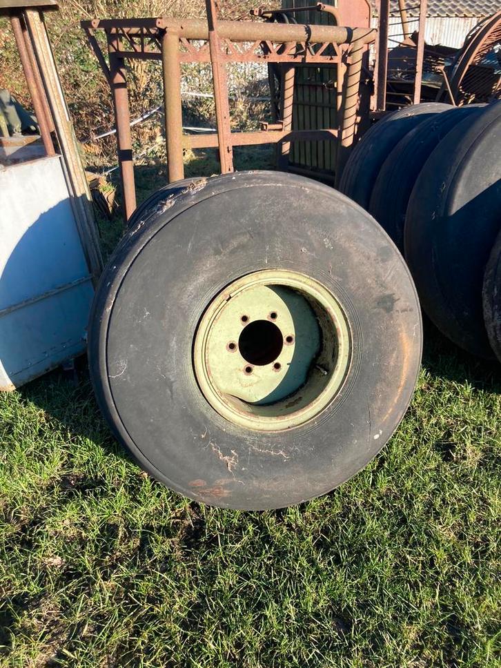 Oud sterbo wielen, erg sterke band!, Zakelijke goederen, Agrarisch | Onderdelen | Banden, Velgen en Assen, Ophalen