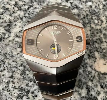 Diesel horloge DZ-4074 beschikbaar voor biedingen
