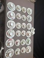 Mega set Royal Albert Flowers of The Month, Antiek en Kunst, Antiek | Servies compleet, Ophalen of Verzenden