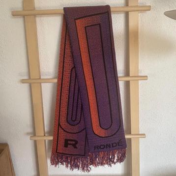 Sjaal voetbal Rondé band / muziek beschikbaar voor biedingen