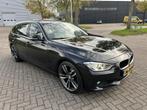 Bmw 3-serie Touring 320i High Executive LEER XENON NAVI PDC, Auto's, BMW, Achterwielaandrijving, Euro 6, 4 cilinders, Zwart