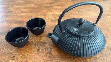 Gietijzeren Theepot met 2 Kopjes - Japans Design beschikbaar voor biedingen