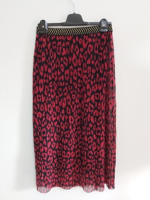 R8 - Zwart-rode Studio Anneloes maxi rok maat S (1), Kleding | Dames, Rokken, Zo goed als nieuw, Maat 38/40 (M), Zwart, Onder de knie
