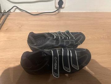 AGU Fietsschoenen - Maat 39 beschikbaar voor biedingen