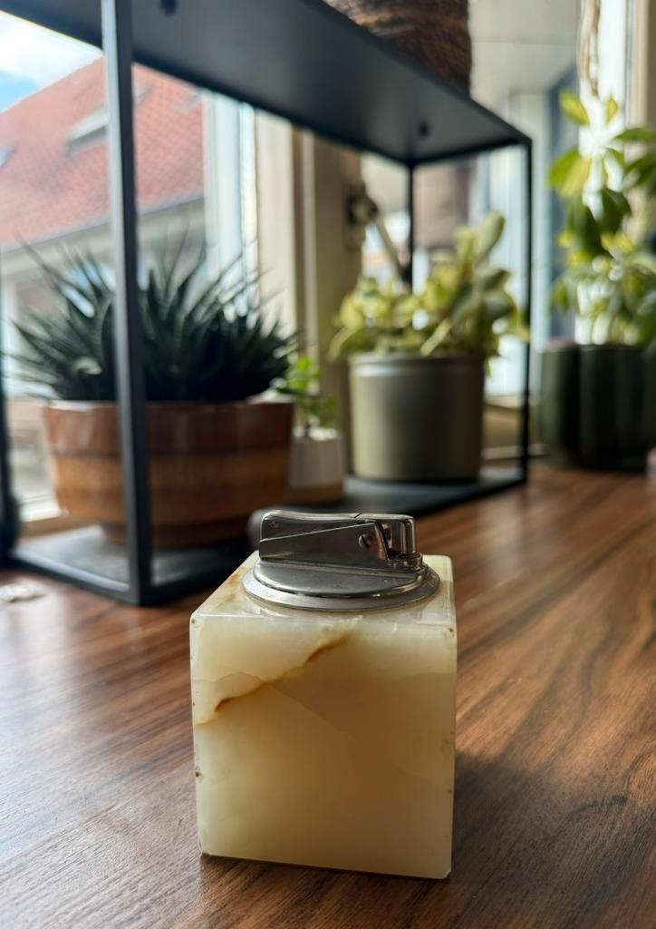 Vintage onyx aansteker, Verzamelen, Rookartikelen, Aanstekers en Luciferdoosjes, Gebruikt, Aansteker, Ophalen of Verzenden