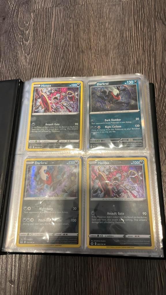 pokemon kaarten plus boek, Hobby en Vrije tijd, Verzamelkaartspellen | Yu-gi-Oh!, Zo goed als nieuw, Verzenden