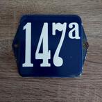Emaille huisnummer 147a kobalt blauw, Antiek en Kunst, Ophalen of Verzenden