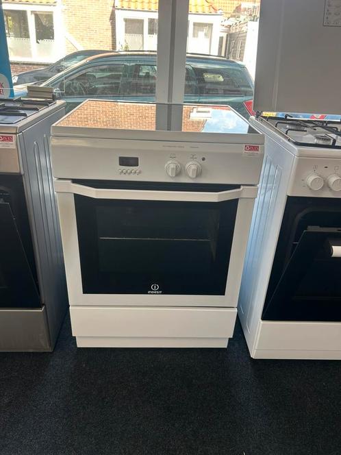 Indesit inductie fornuis incl Garantie&Bezorgen, Witgoed en Apparatuur, Fornuizen, Zo goed als nieuw, Vrijstaand, Inductie, 4 kookzones
