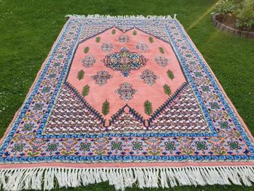 Prachtig handgeknoopt tapijt uit Marokko 210 x 315 cm beschikbaar voor biedingen