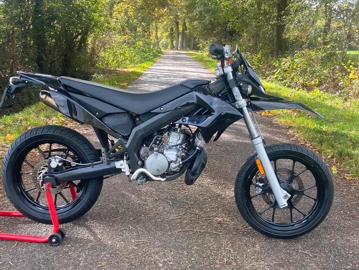 Derbi drd extreme 2013! TOPSTAAT. ORGINEEL EN ONVERSLEUTELD, Fietsen en Brommers, Brommers | Derbi, Zo goed als nieuw, Ophalen