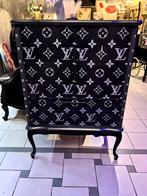 Louis Vuitton custom kast, Ophalen, Van der driftstraat 12, Marlonseubels@hotmail.com, Zo goed als nieuw