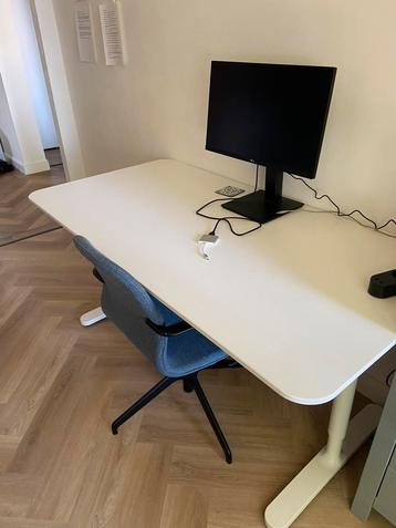 Ikea tafel 160x140 beschikbaar voor biedingen