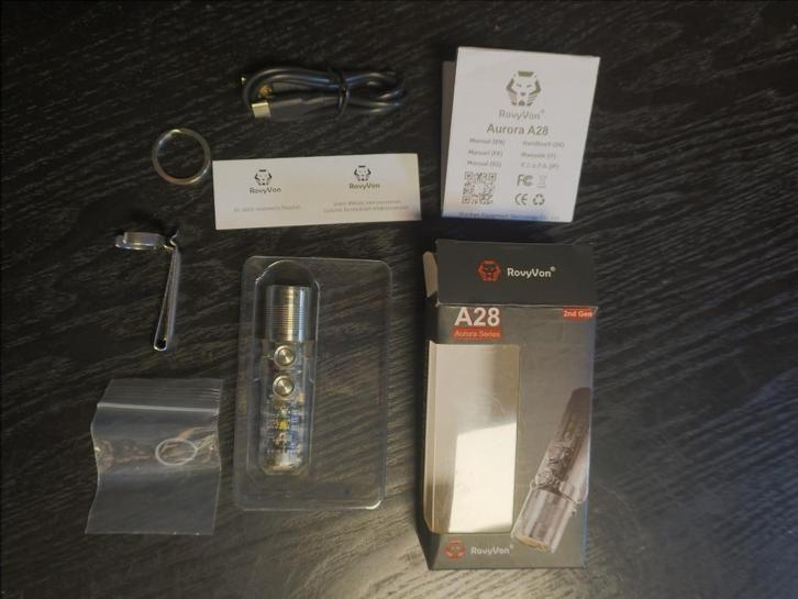 zaklampje RovyVon Aurora A28-G2  A28UR versie (2 x gebruikt), Caravans en Kamperen, Zaklampen, Zo goed als nieuw, Batterij, Ophalen of Verzenden