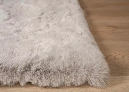 Vloerkleer tapijt lichtgrijs hoogpolig fluffy zacht, Huis en Inrichting, Stoffering | Tapijten en Kleden, Zo goed als nieuw, 100 tot 150 cm