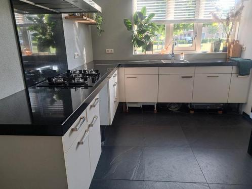 Keuken SieMatic te koop, Huis en Inrichting, Keuken | Complete keukens, Gebruikt, Hoekkeuken, Wit, Graniet of Steen, Ophalen