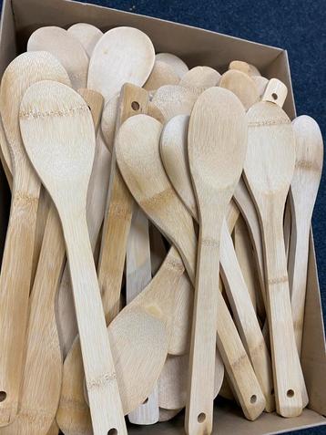 Houten Lepels - Grote Partij beschikbaar voor biedingen