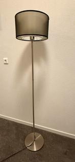 Fraaie staande vloerlampen, mat rvs met dubbele organza kap, Huis en Inrichting, Lampen | Vloerlampen, Ophalen, Zo goed als nieuw