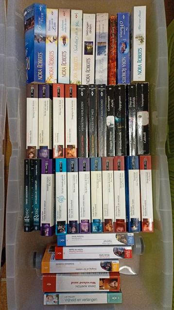 2 lades vol damesromans en chicklit beschikbaar voor biedingen