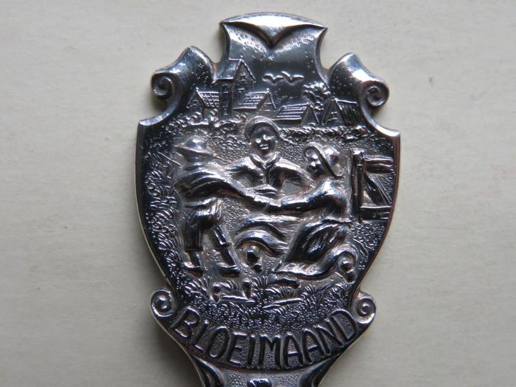 Verzilverd Douwe Egberts lepeltje Bloeimaand (Mei), Antiek en Kunst, Antiek | Bestek, Verzenden