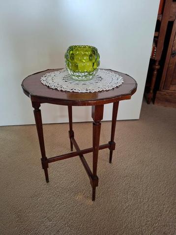 Vintage Houten Bijzettafel beschikbaar voor biedingen