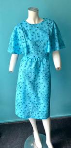 Vintage jaren 70 jurk lichtblauw met motief maat 40, Maat 38/40 (M), Vintage, Knielengte, Gedragen