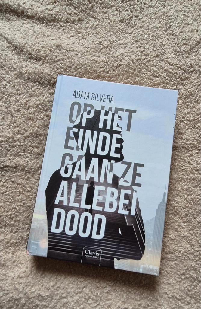 Adam Silvera - Op het einde gaan ze allebei dood, Boeken, Kinderboeken | Jeugd | 13 jaar en ouder, Zo goed als nieuw, Ophalen of Verzenden