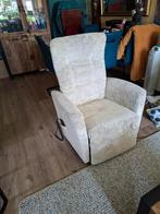 Relaxstoel gebroken wit met automatische bediening, Huis en Inrichting, Fauteuils, Ophalen, Minder dan 75 cm, Zo goed als nieuw