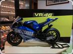 1/4 Yamaha YZF-M1 2004 Minichamps Valentino Rossi, Hobby en Vrije tijd, Ophalen of Verzenden, Zo goed als nieuw, Motor