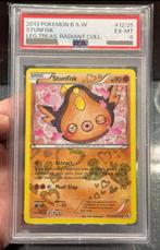 Stunfisk #RC12 PSA6 - Pokemon Leg. Treas: Radiant Collection, Hobby en Vrije tijd, Verzamelkaartspellen | Pokémon, Verzenden, Zo goed als nieuw