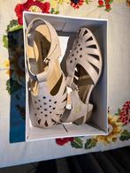 Mae & Mathilda Sandalen - Maat 41 - Nieuw, Kleding | Dames, Ophalen of Verzenden, Nieuw, Beige, Sandalen of Muiltjes