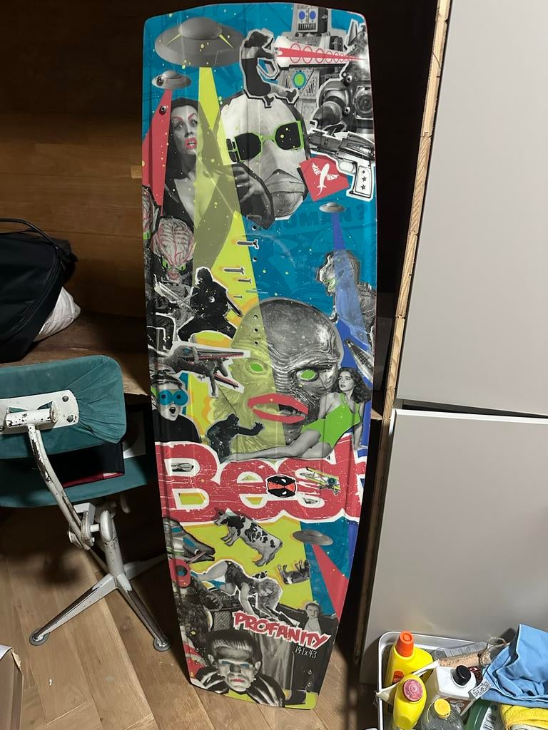 Best Wakestyle Kiteboard - 141 x 43, Watersport en Boten, Kitesurfen, Ophalen, Twintip, Kiteboard, Zo goed als nieuw