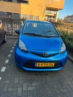 Toyota Aygo 2013 - Volledig dealer onderhouden + facturen, Voorwielaandrijving, Stof, Zwart, Metallic lak