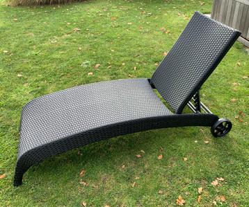Zwart wicker ligbed, Lara - hagelnieuw, nog in verpakking beschikbaar voor biedingen