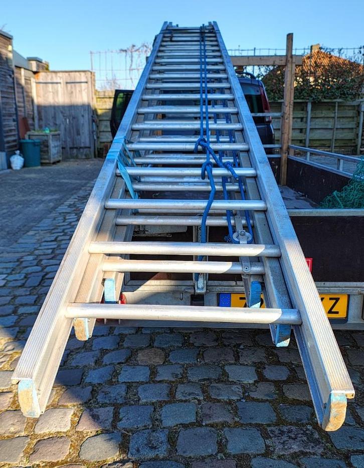 Solide ladder, 3x22 sporten, uitgeschoven lengte 14,75 mtr, Doe-het-zelf en Verbouw, Ladders en Trappen, Zo goed als nieuw, Ladder