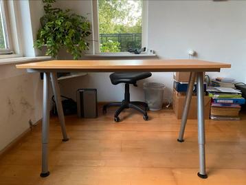 Beukenhouten bureau, 120x60, in hoogte verstelbaar