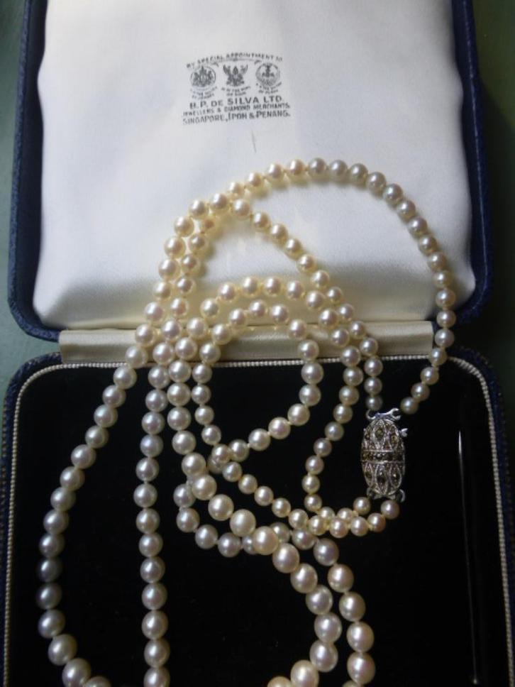Antieke 2-rij Parelcollier Antieke juweliersdoos Singapore, Sieraden, Tassen en Uiterlijk, Antieke sieraden, Ketting, Zilver, Met edelsteen