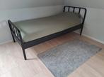 Bed Mees Woood zwart 90x200, Huis en Inrichting, 90 cm, Eenpersoons, Metaal, Zo goed als nieuw