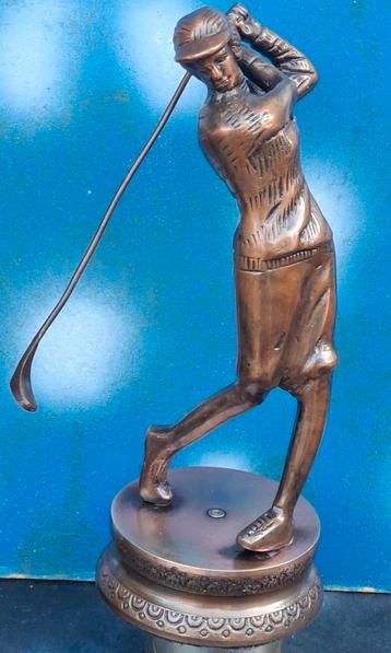 Golf swing. Koperen sculptuur. Ca 1950. 22 cm. beschikbaar voor biedingen