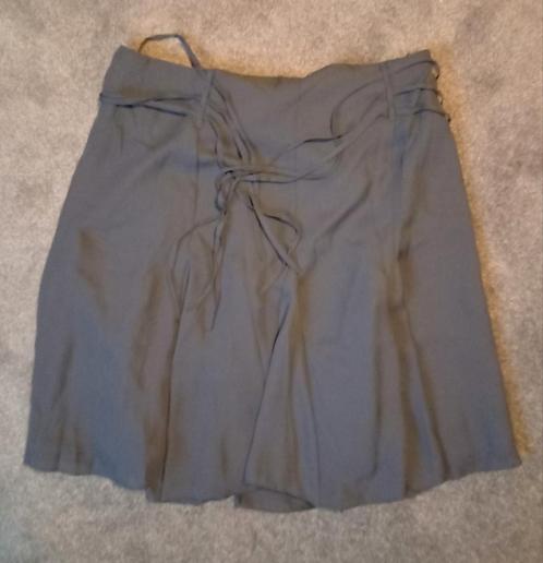 Zwarte rok maat 44, speels model, Kleding | Dames, Rokken, Zo goed als nieuw, Maat 42/44 (L), Zwart, Boven de knie, Ophalen of Verzenden