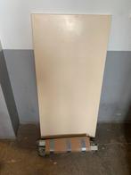 Witte houten tafel met wielen, Ophalen, 100 tot 150 cm, 50 tot 100 cm, Zo goed als nieuw