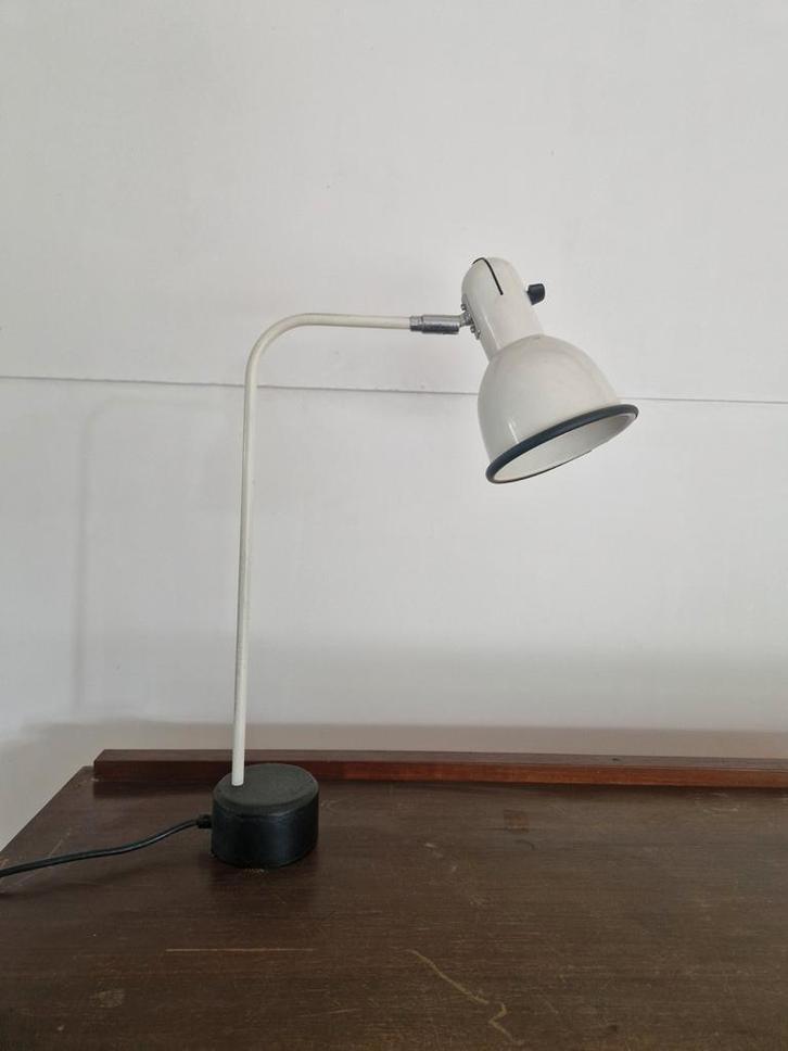 Zeldzame vintage bureau lamp design Iwo Omi, Huis en Inrichting, Lampen | Tafellampen, Gebruikt, Minder dan 50 cm, Metaal, Ophalen of Verzenden