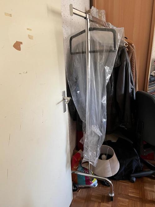 Kleding rek Prof. en meer, Kleding | Dames, Kledingrekken, Zo goed als nieuw, Met wielen, Ophalen