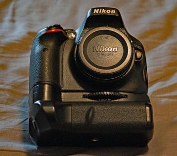 Nikon D5100 incl. Grip en andere extra's beschikbaar voor biedingen
