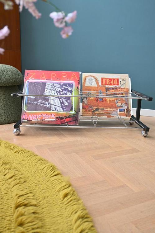 Vintage LP rek/ vinyl opberger/krantenrek/boekenrek, Huis en Inrichting, Woonaccessoires | Krantenbakken en Lectuurbakken, Gebruikt