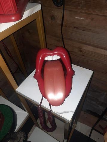 Retro Lippen Telefoon beschikbaar voor biedingen