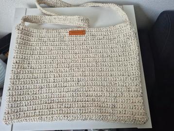 Zelfgehaakte schoudertas/ strandtas beschikbaar voor biedingen