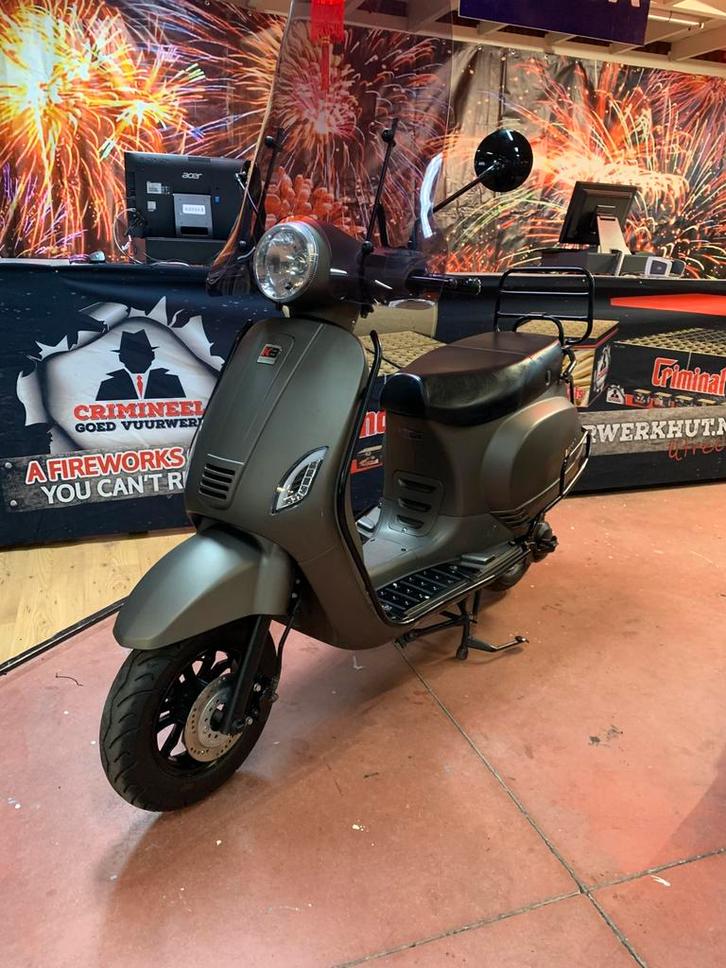 Gebro scooters: Killerbee VXL 25km bruin (riva agm retro), Fietsen en Brommers, Scooters | Overige merken, Gebruikt, Maximaal 25 km/u