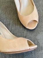 J307 Michael Kors maat 36 leren pumps schoenen hak beige, Michael Kors, Beige, Ophalen of Verzenden, Zo goed als nieuw