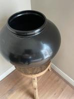 Te koop zwarte vaas. Blikvanger in je interieur., Huis en Inrichting, Woonaccessoires | Vazen, Zwart, Aardewerk of Porselein, Ophalen of Verzenden