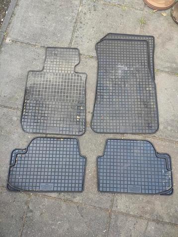 Automatten set rubber BMW 1 serie beschikbaar voor biedingen